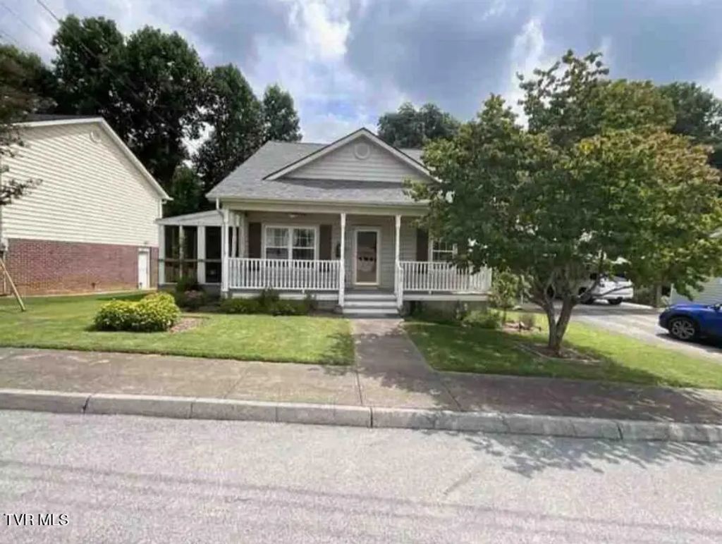 215 Main Street Village Drive, Jonesborough