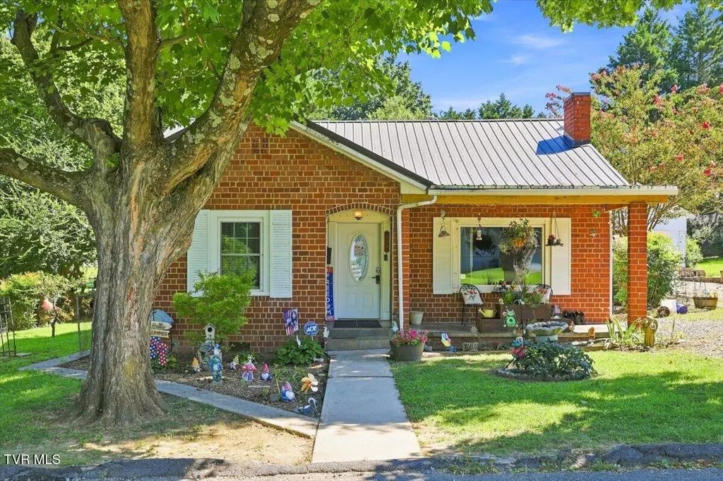 204 Huffmaster Street, Rogersville