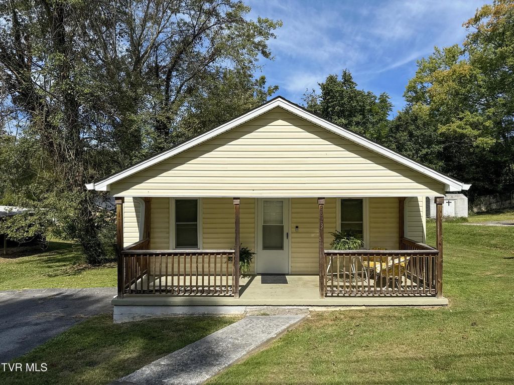 2823 Anderson Street, Bristol