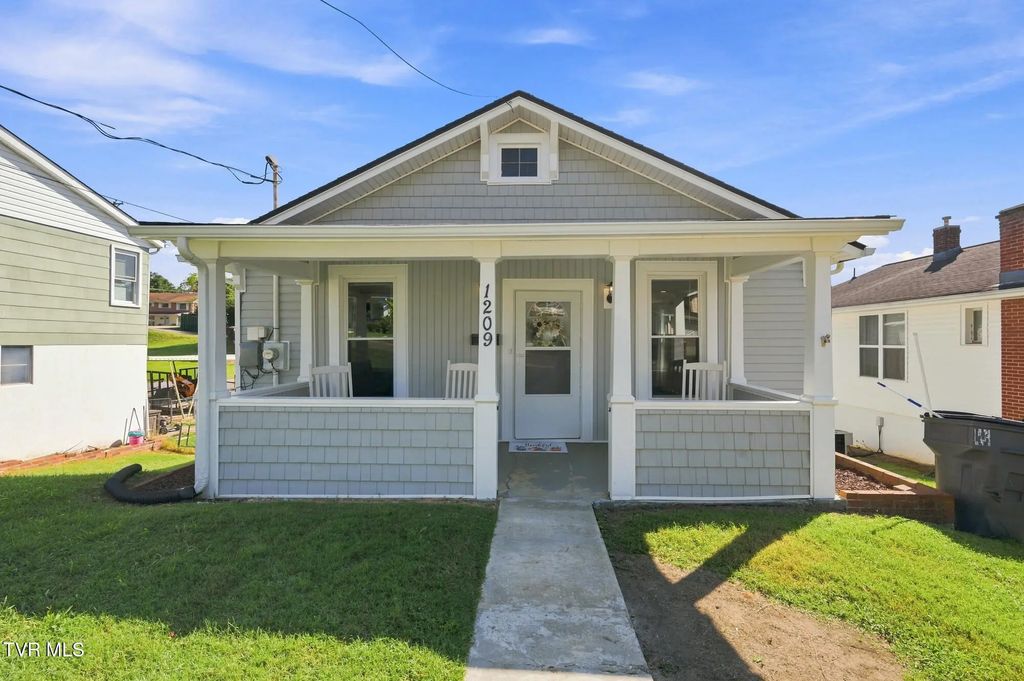1209 Georgia Avenue, Bristol