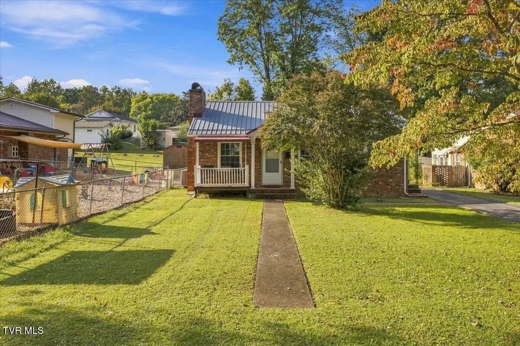 1205 East Chilhowie Avenue, Johnson City