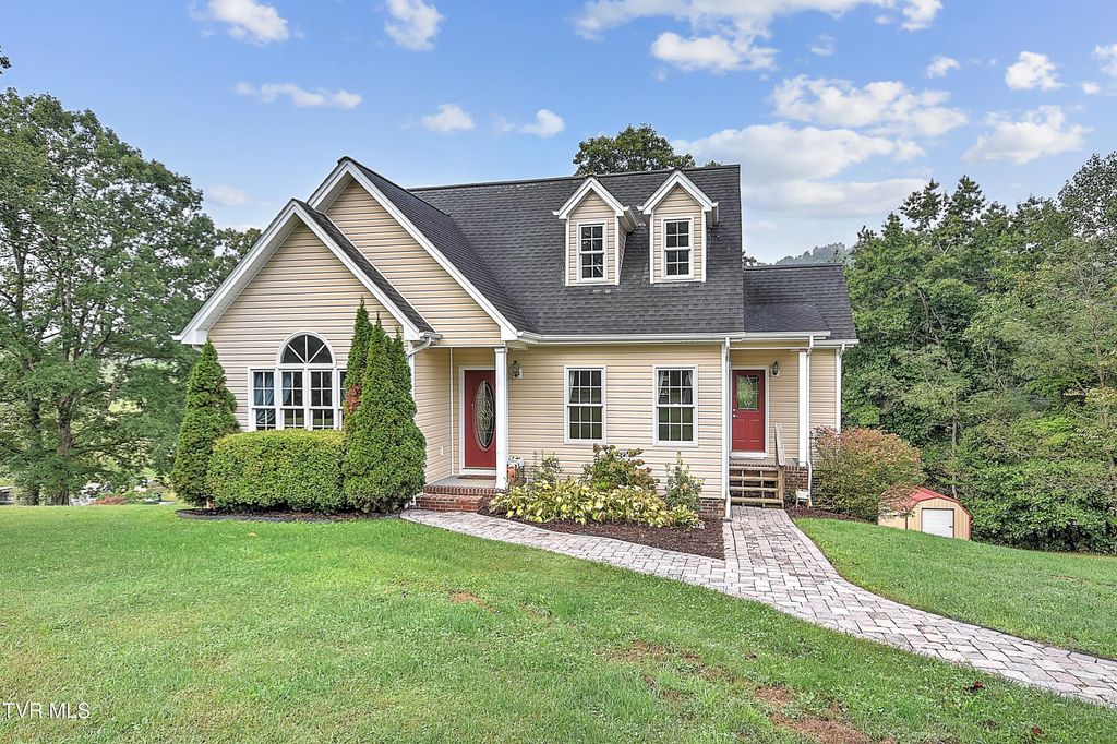 397 Crossroads Place, Lebanon