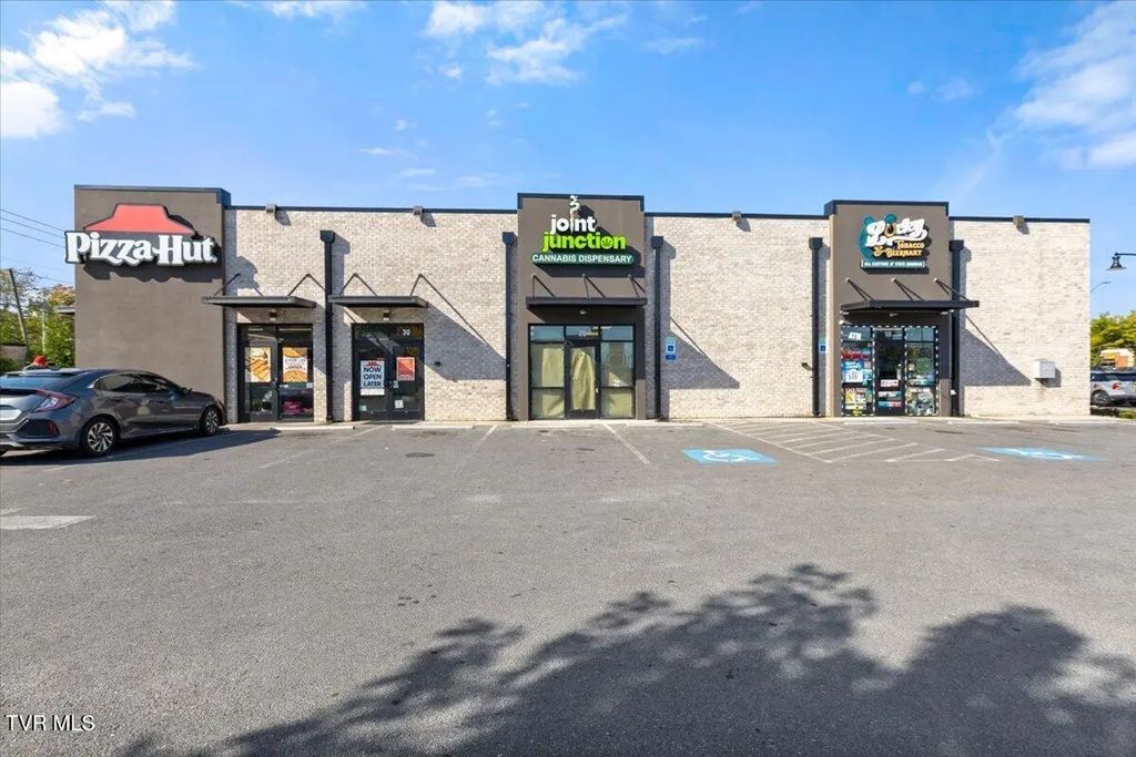 827 West Walnut Street 20, Johnson City