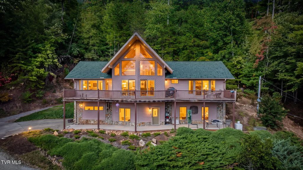 2899 Lakeview Drive, Butler