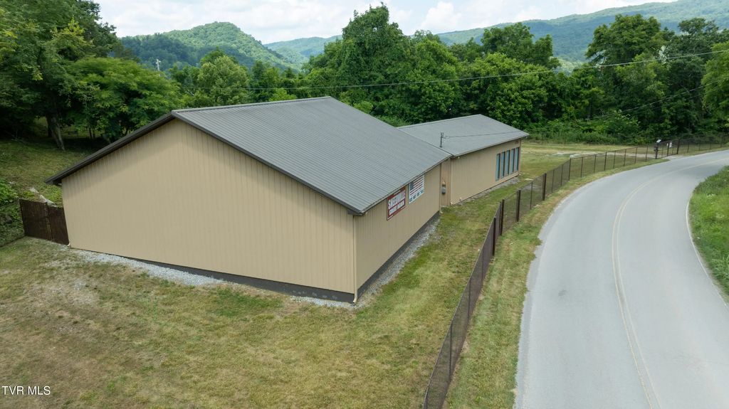 496 River Road, Sneedville