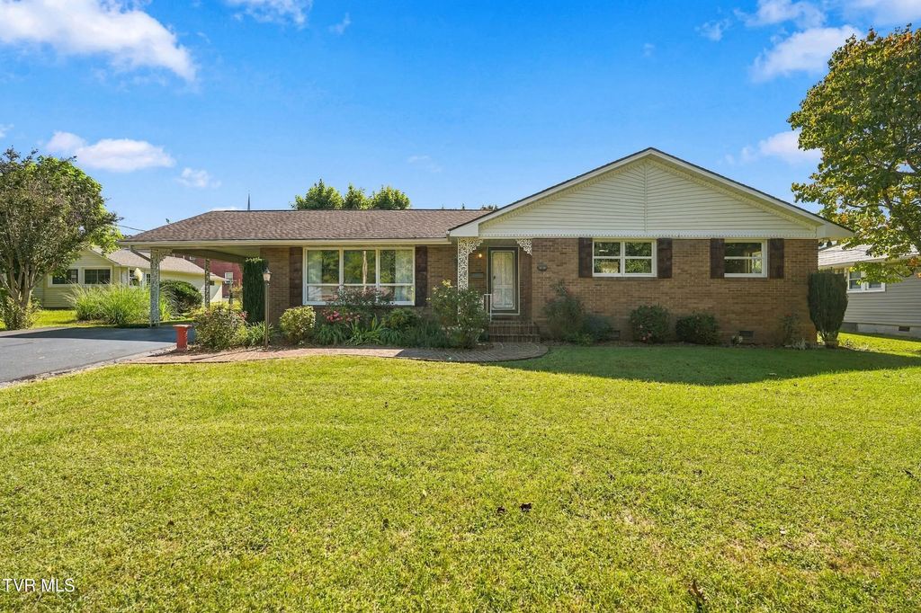 1046 North Elm Avenue, Erwin