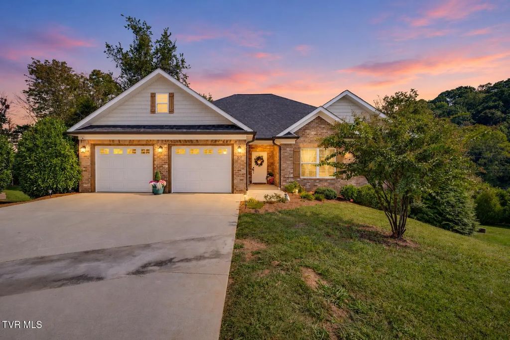 59 Alden Lane, Gray
