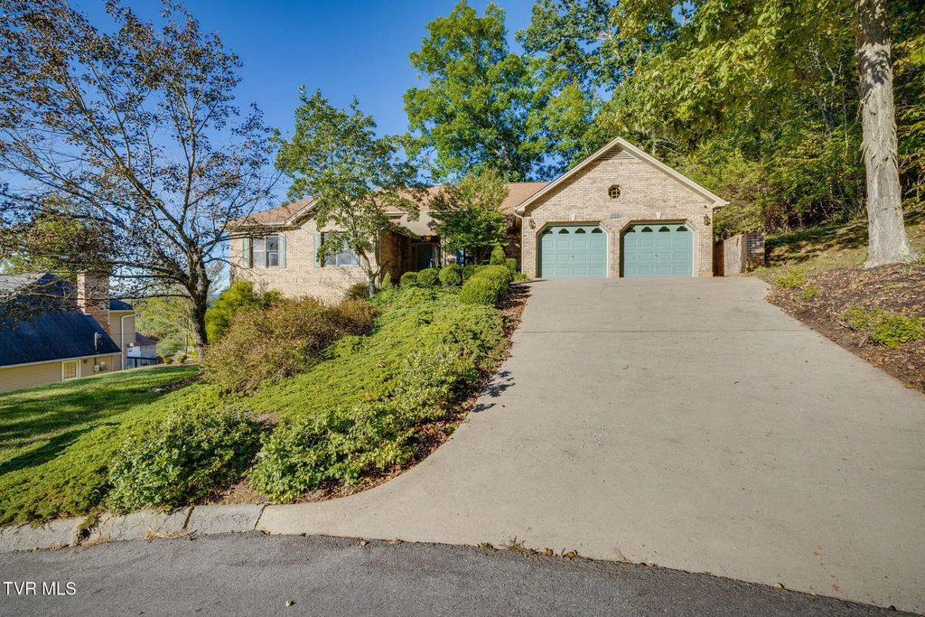 109 White Hawk Way, Kingsport