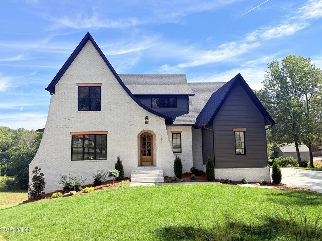 1811 Millbrook Drive, Johnson City