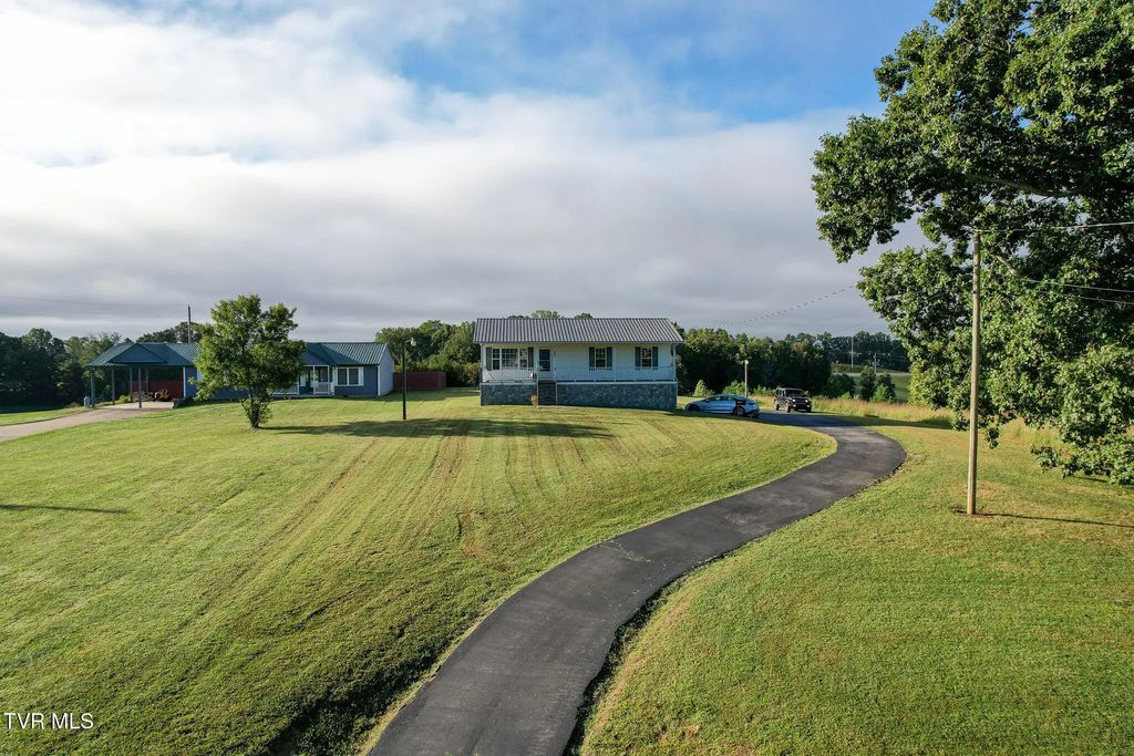 1735 Main Street, Mosheim