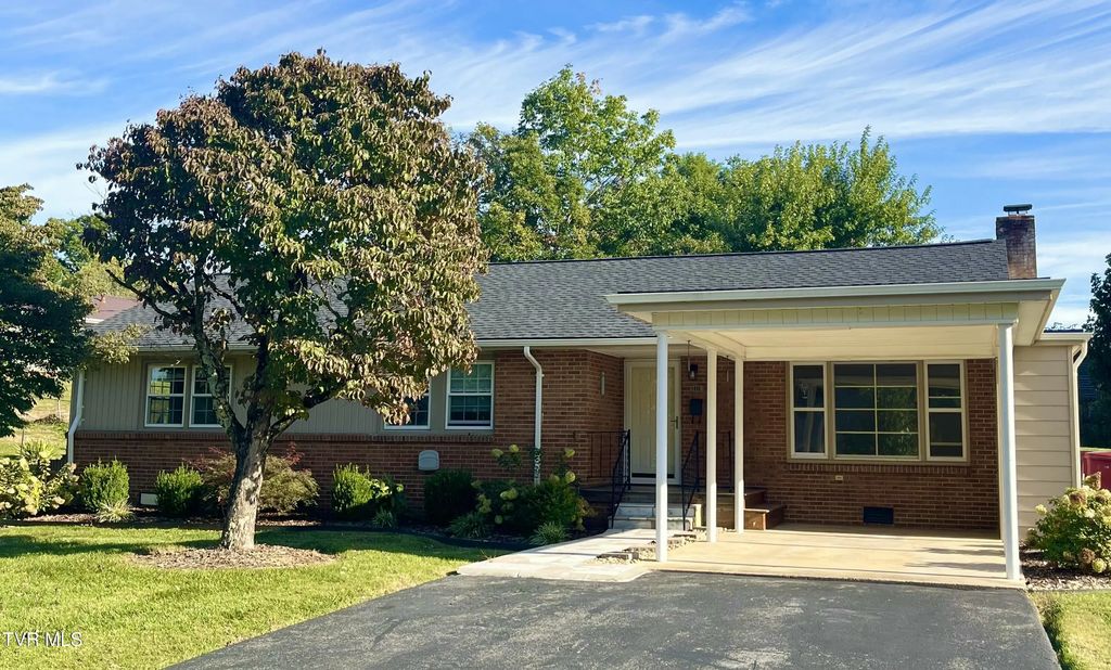 1320 Oxford Place, Johnson City