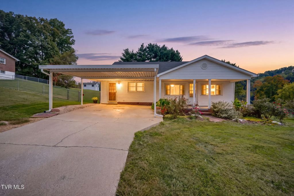 141 Pineview Drive, Bristol