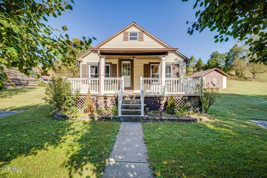 221 Amis Chapel Road, Surgoinsville