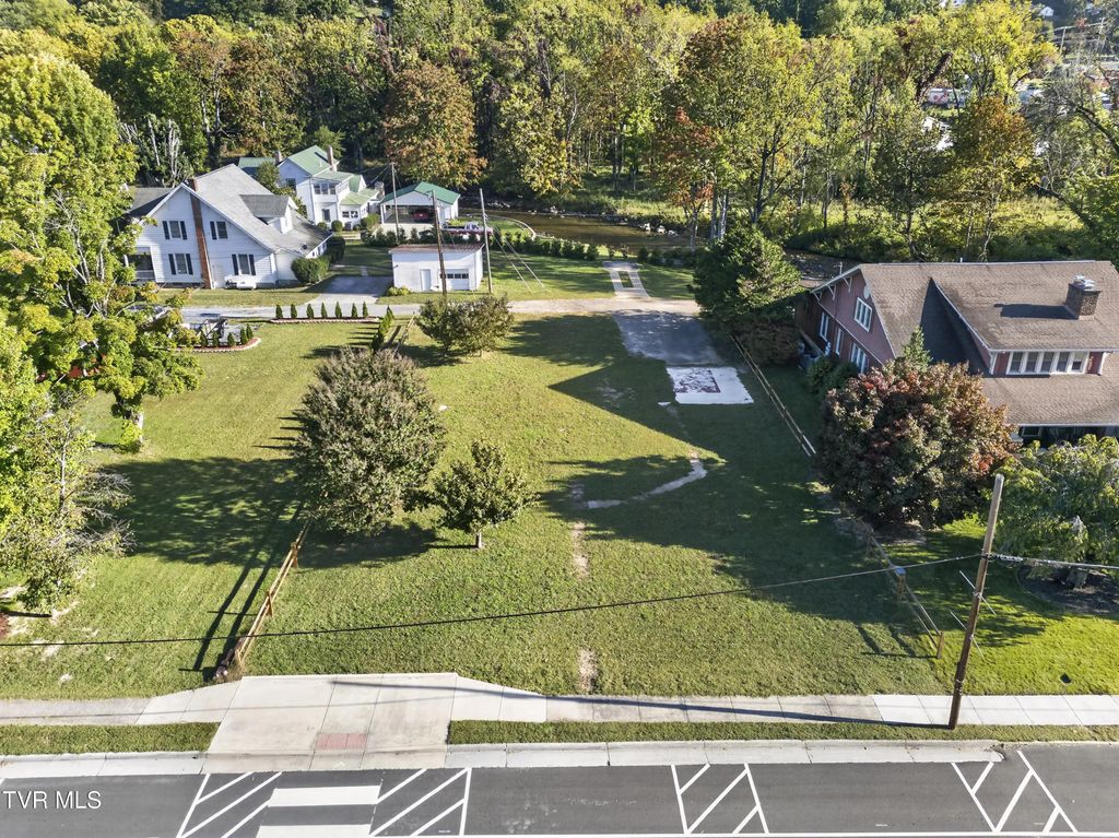215 East Laurel Avenue, Damascus