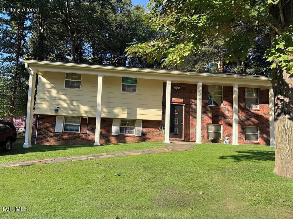 210 Greenwood Street, Rogersville