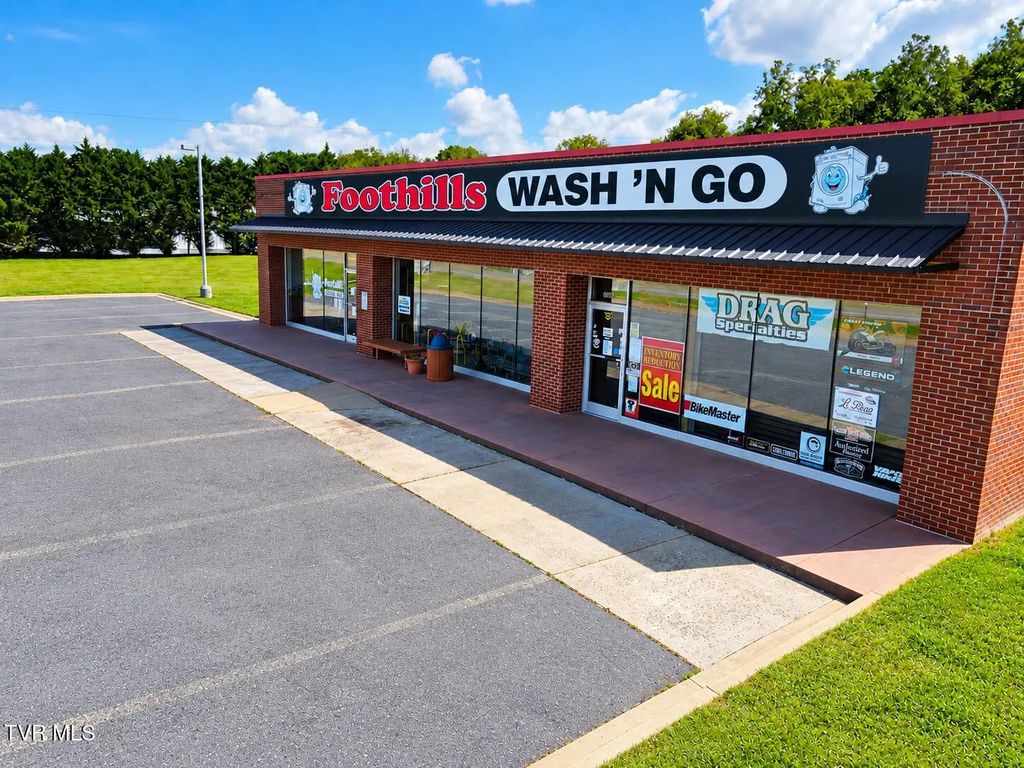 861 West Highway 25 70 1, Newport