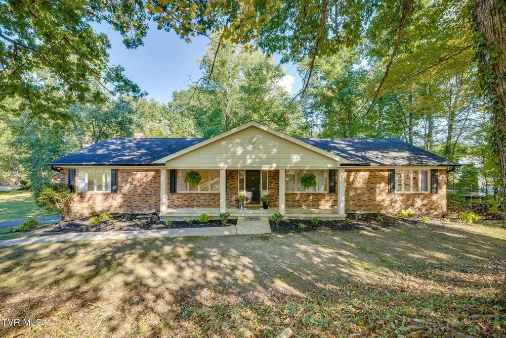 2401 Essex Drive, Kingsport