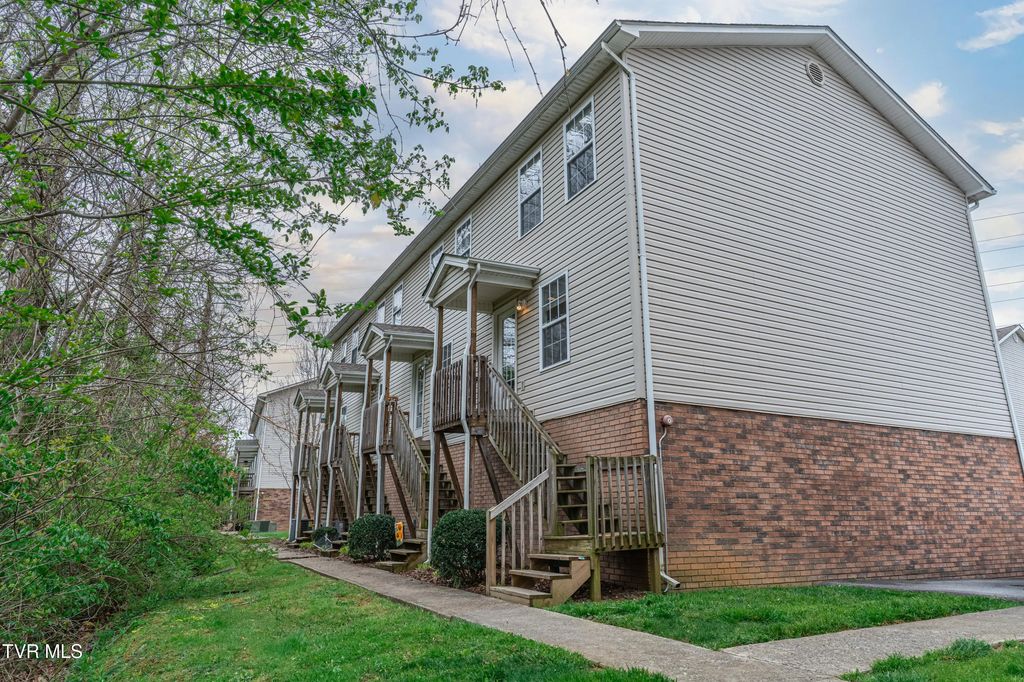 2305 South Greenwood Drive Apt 25, Johnson City