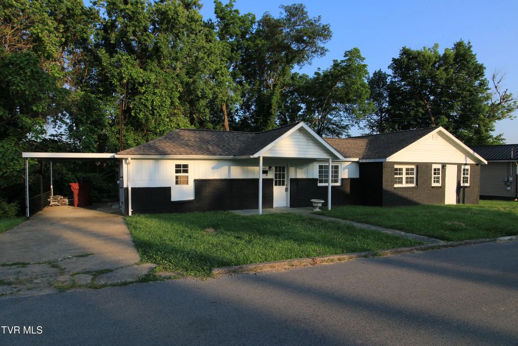 321 West Chilhowie Avenue, Johnson City