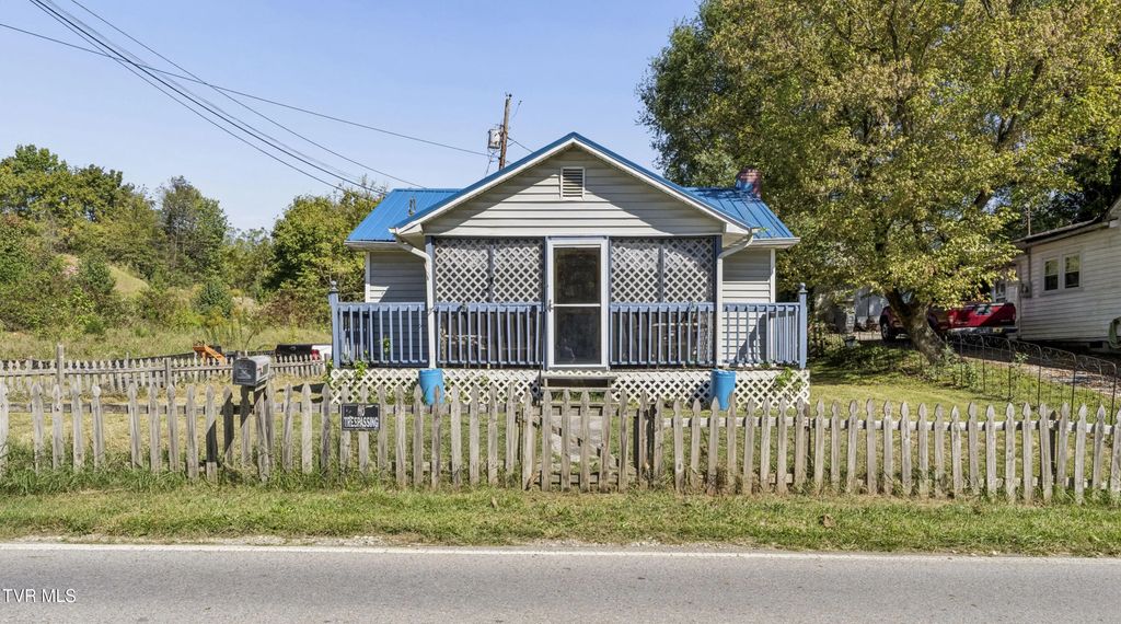 1313 5th Street, Bristol