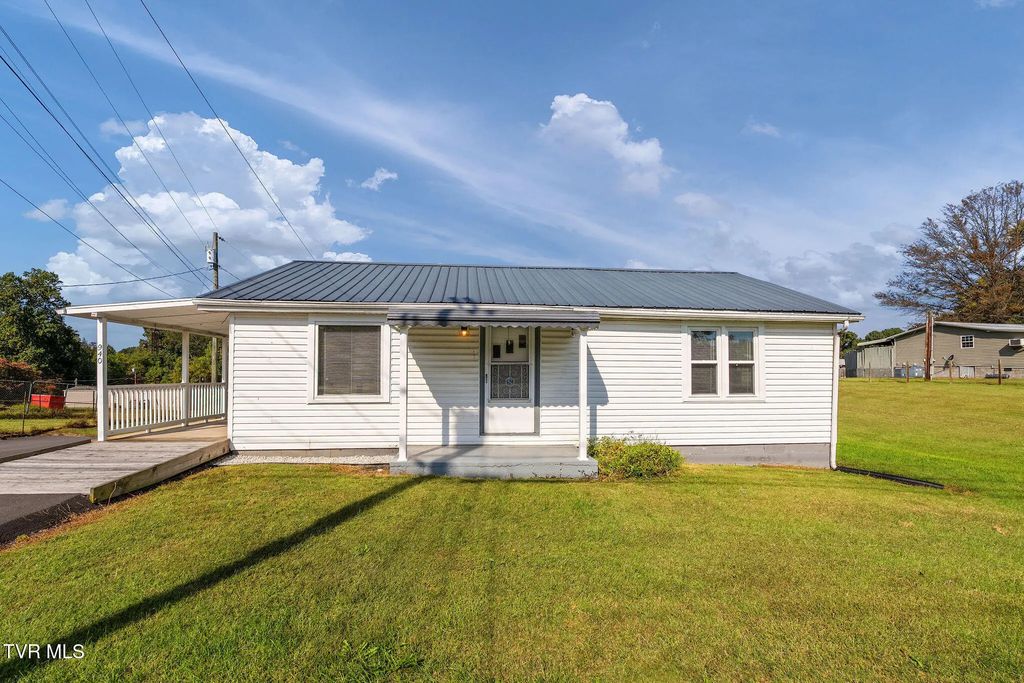 940 Muddy Creek Road, Piney Flats