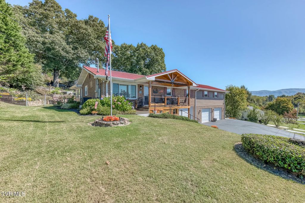 252 Crockett Street, Bluff City