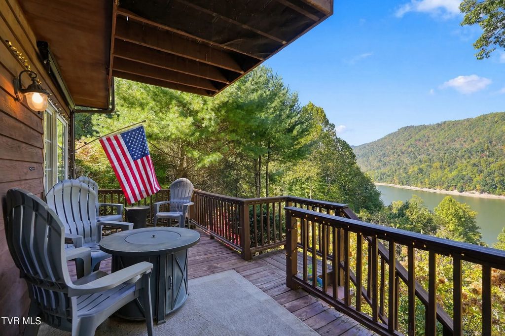 141 Terrace Private Drive, Butler