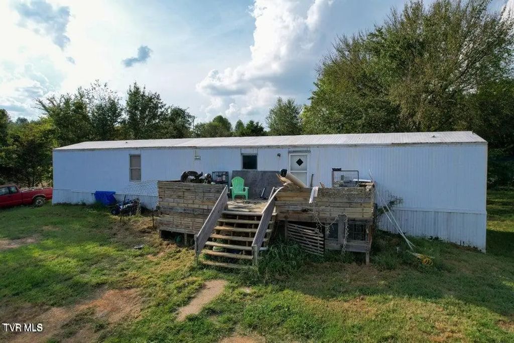 1230 Mcmillan Road, Midway
