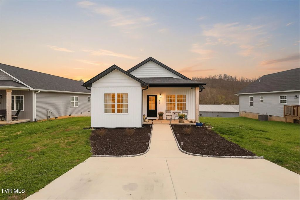 1610 East Millard Street, Johnson City