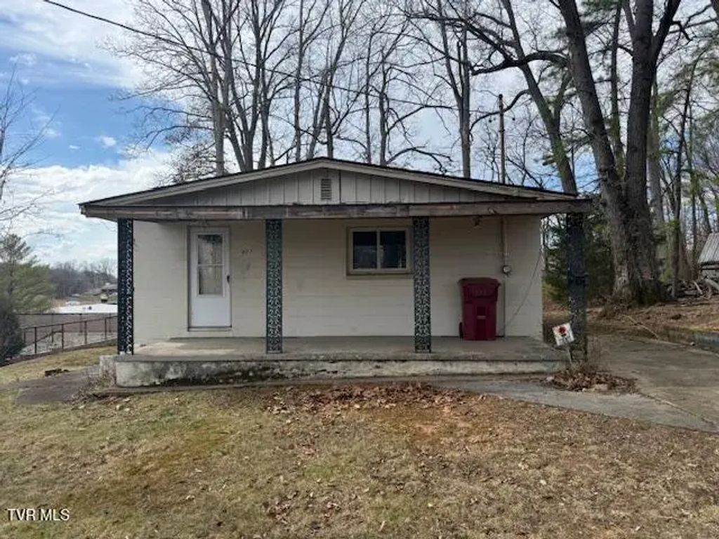 607 North Barton Street, Johnson City