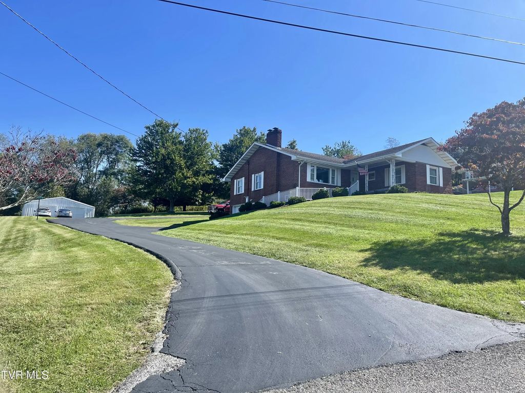 237 Woodland Drive, Lebanon
