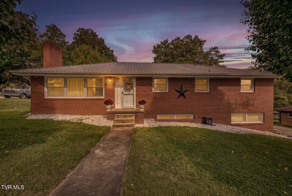 127 Deadrick Drive, Kingsport