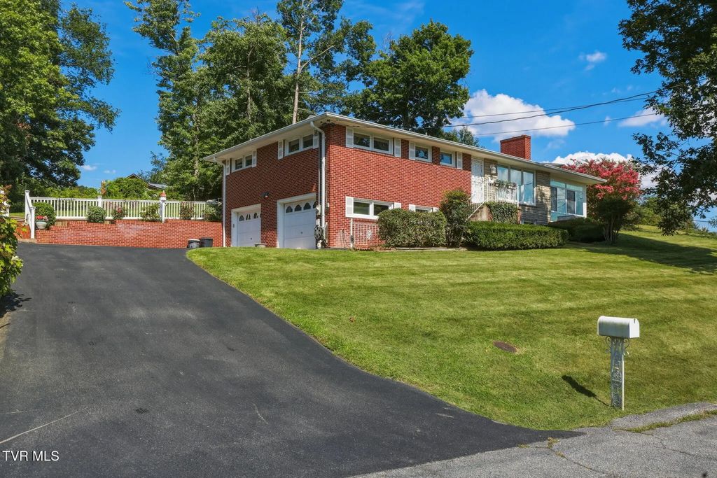 229 Darlington Drive, Kingsport