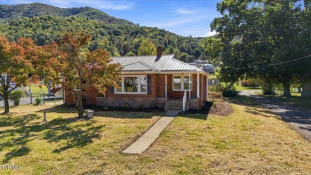 200 Dennis Cove Road, Hampton