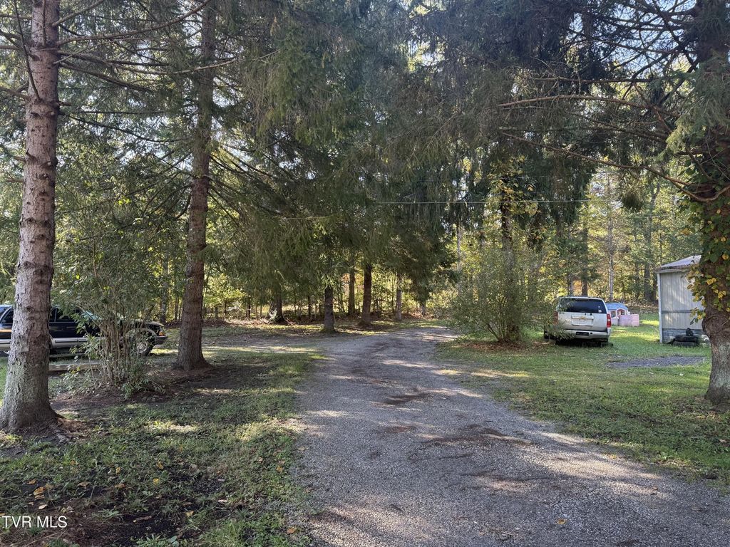 3722 Dungannon Road, Coeburn
