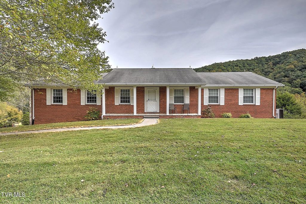437 Muddy Creek Road, Blountville