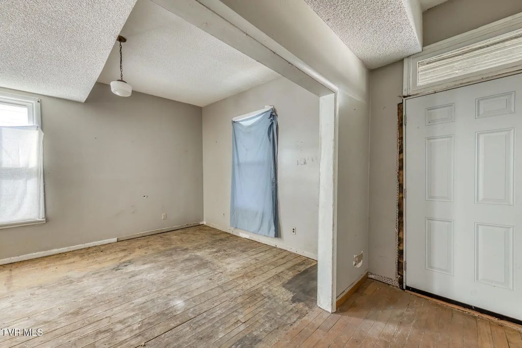 107 West Locust Street, Johnson City Property Listing: MLS® #10002676