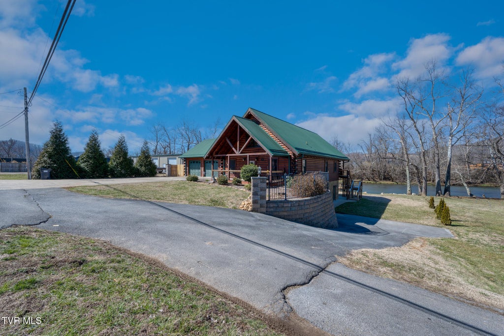 50 of 58 - 1565 Broad Street, Elizabethton, TENNESSEE