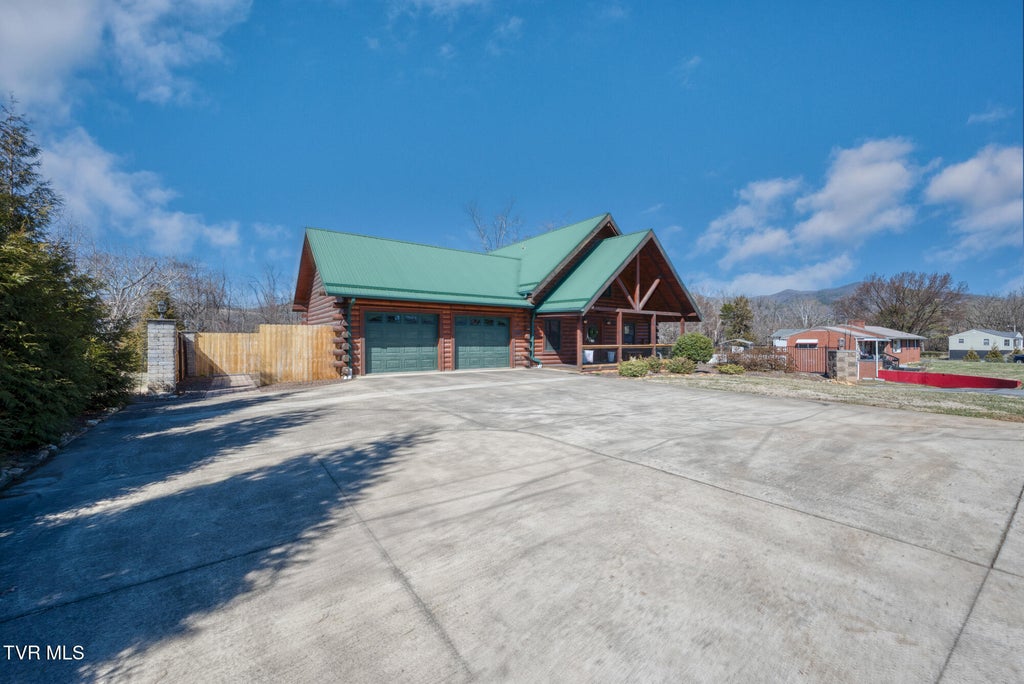 51 of 58 - 1565 Broad Street, Elizabethton, TENNESSEE