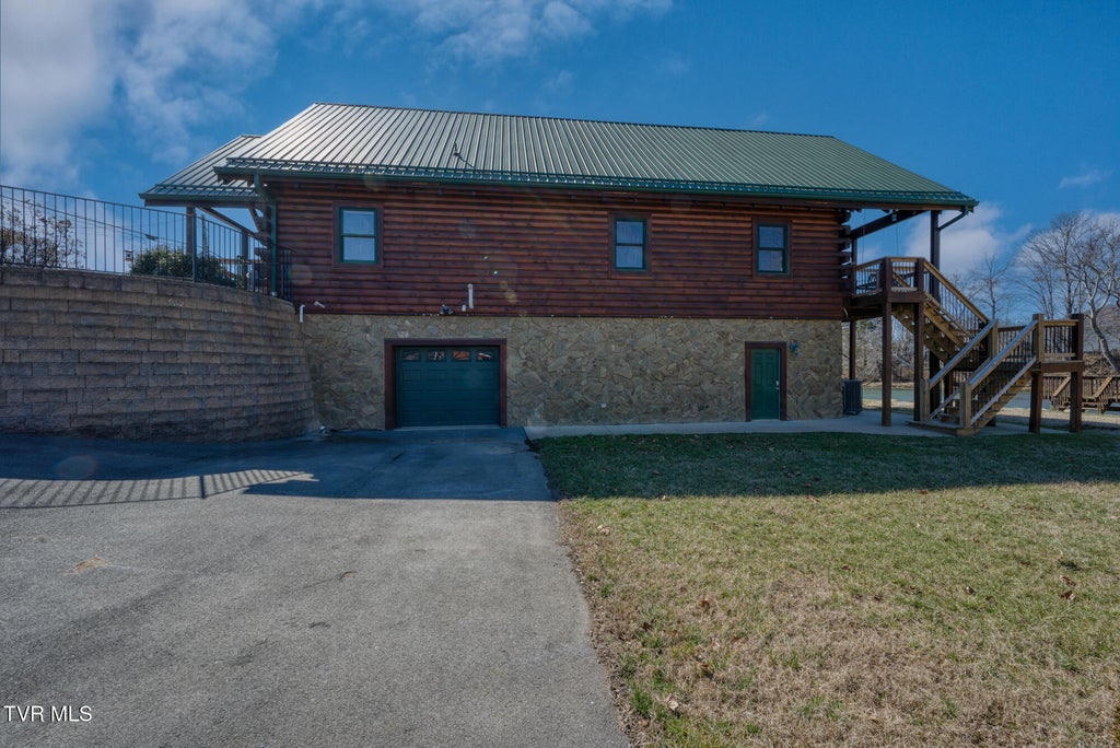 54 of 58 - 1565 Broad Street, Elizabethton, TENNESSEE