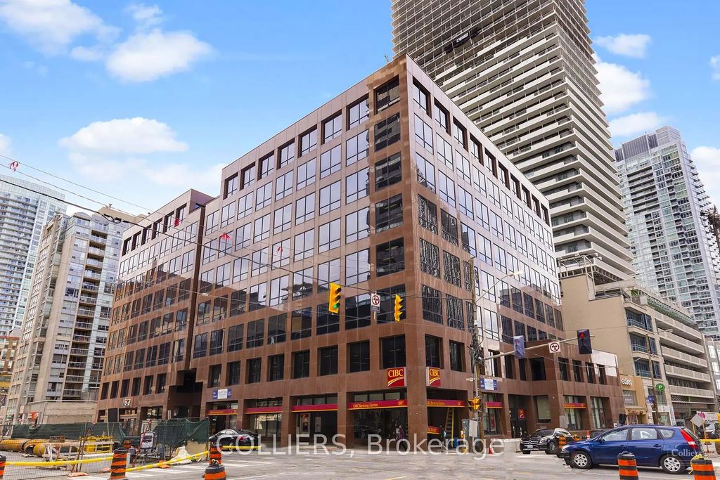 1 Eglinton Avenue E 201, Toronto C10