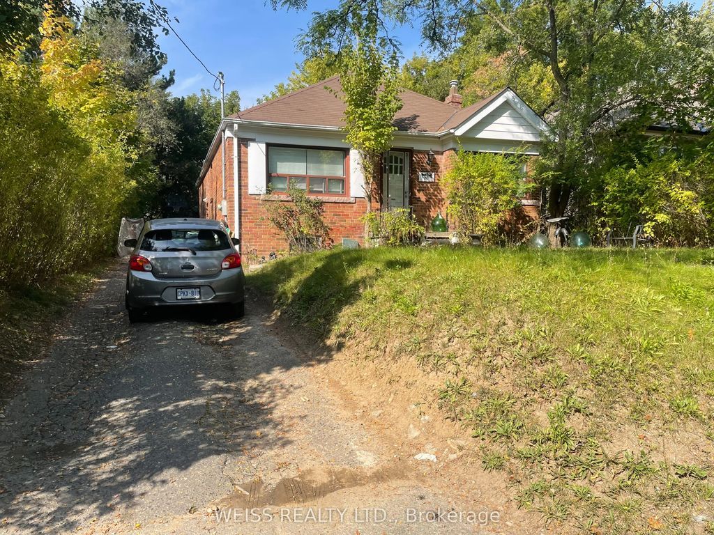 490 Coldstream Avenue E, Toronto C04