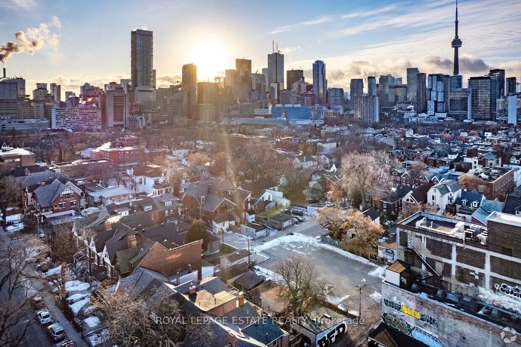 75 Cecil Street, Toronto C01