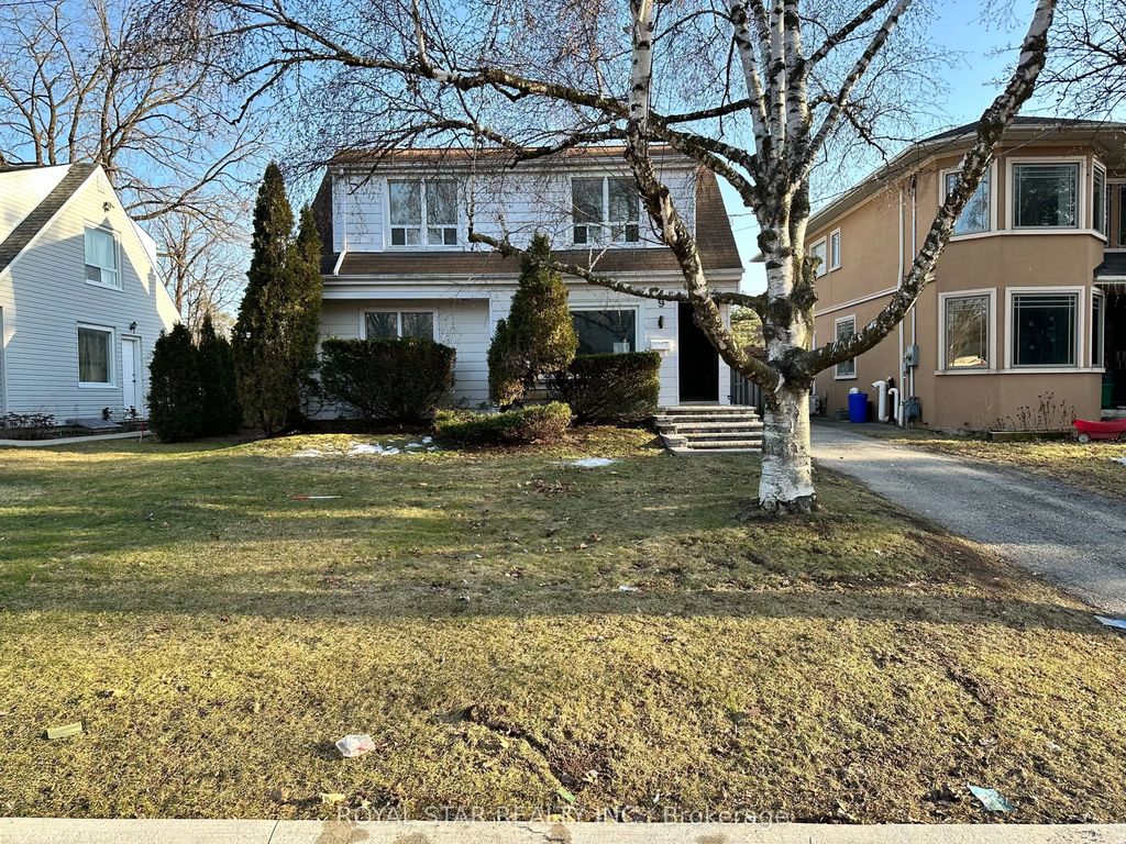 9 Roycrest Avenue Room, Toronto C07