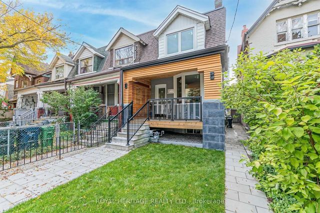 66a Bellevue Avenue, Toronto C01