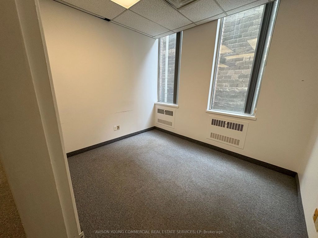 55 Eglinton Avenue E 311, Toronto C10