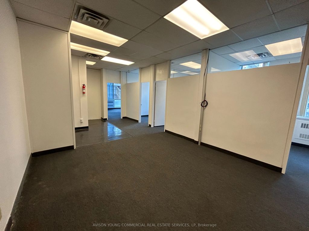 55 Eglinton Avenue E 407, Toronto C10