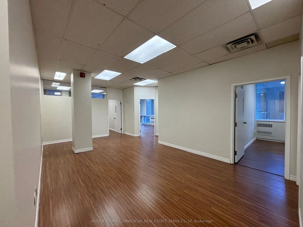 55 Eglinton Avenue E 305, Toronto C10