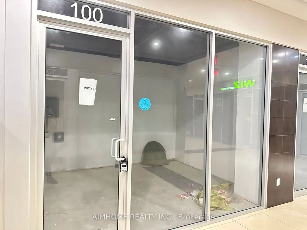 384 Yonge Street 100, Toronto C01