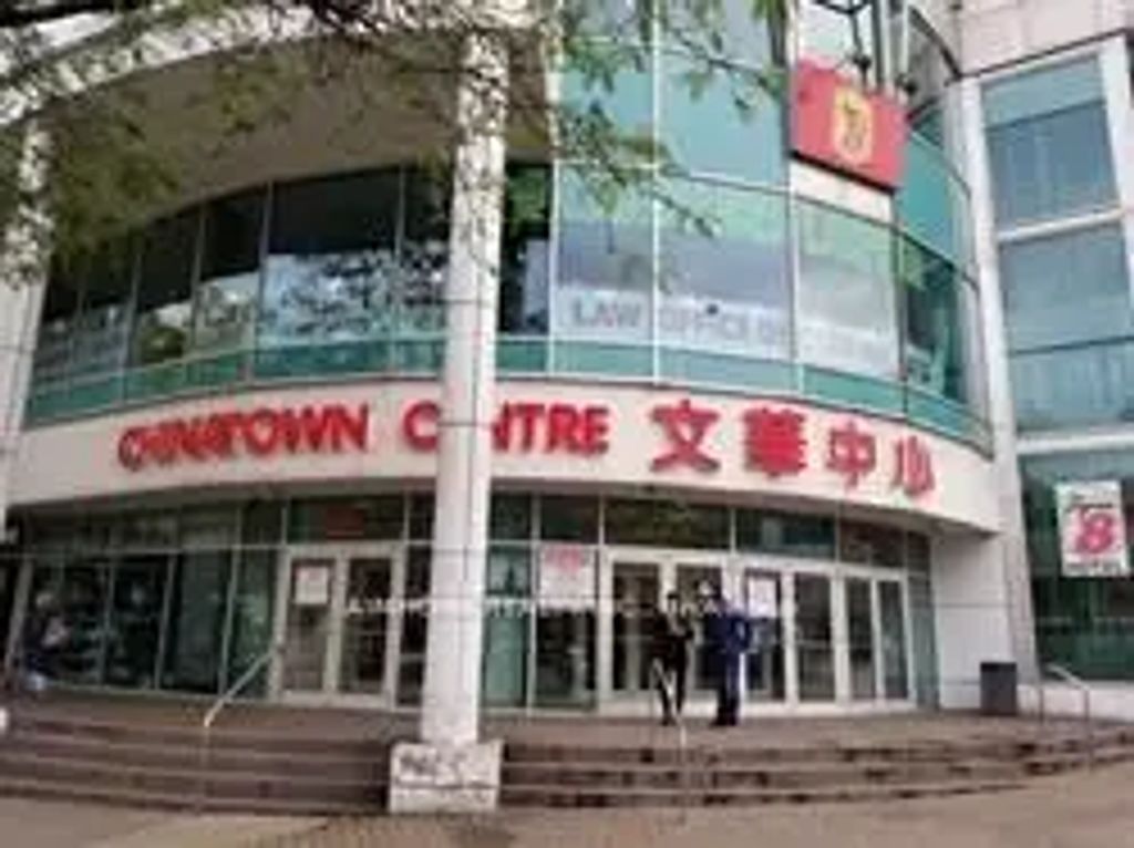 222 Spadina Avenue 122, Toronto C01